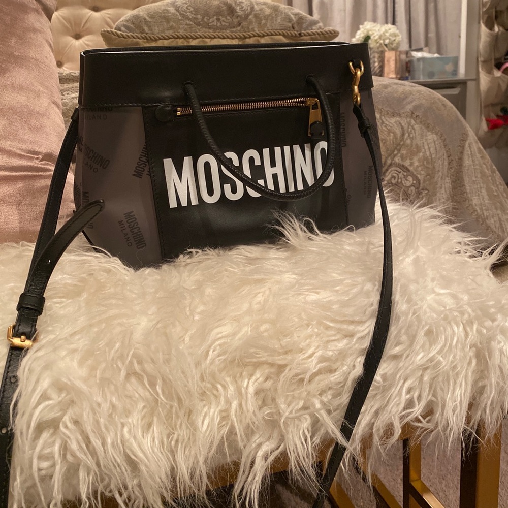 Moschino PVC!